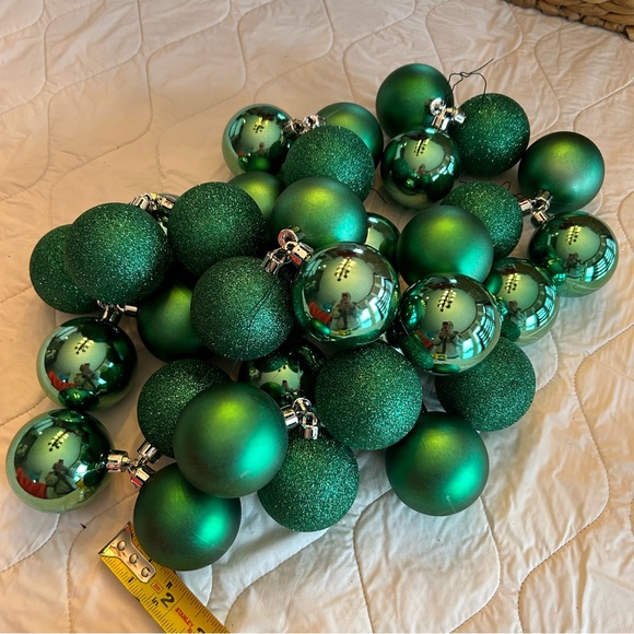 Green Plastic Ornaments, Glitter, Matte, Shiny, Baubles- Set of 34 Ornaments - Picture 7 of 7